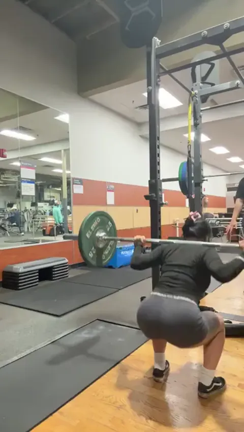 Asian gym slut in grey spandex Part 1