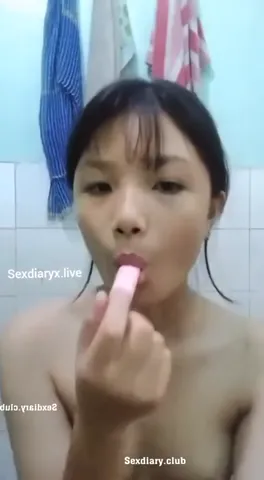 🍑🤤Asian teen slut ass and pussy play bathroo Part 3