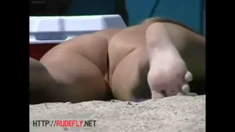 Beach voyeur Part 7