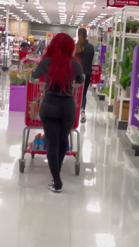 Big Ass Shopper Creep Part 1