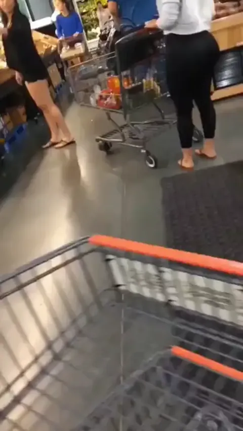 Candid Bubble Booty Latina Milf Part 1