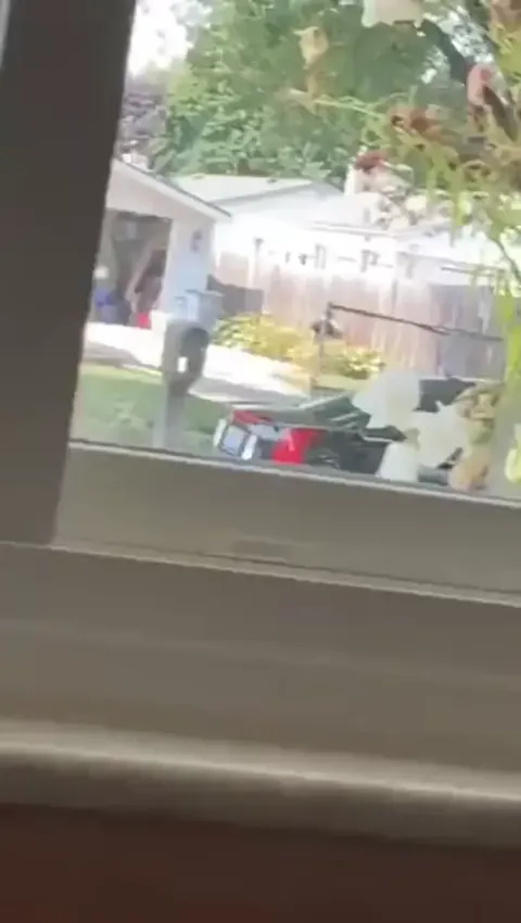 Candid busty pawg caught Part 1