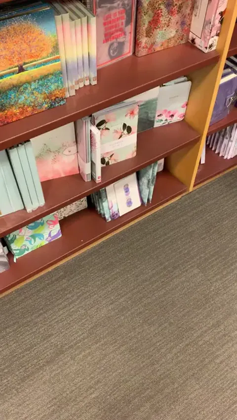 Candid college girl pokies Part 1