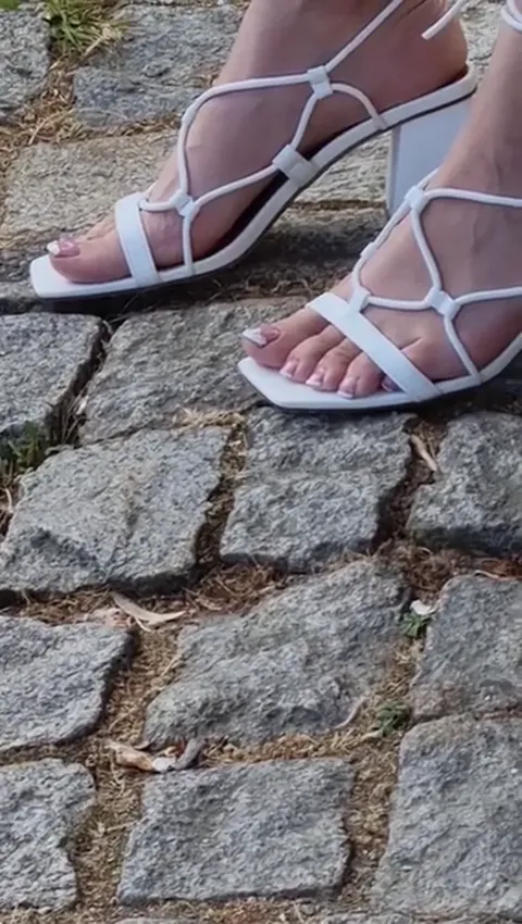 Candid feet in heels Part 3