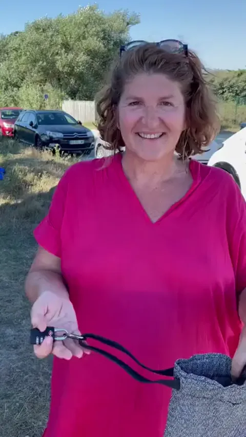 candid french milf facebook Part 1