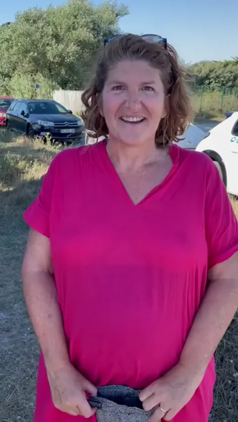 candid french milf facebook Part 2