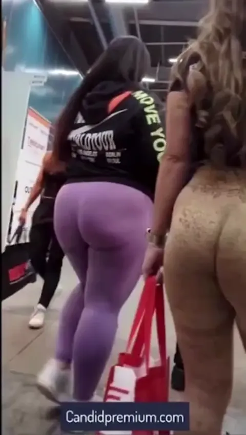 Candid Jiggly ass WITH SOCIAL Part 2