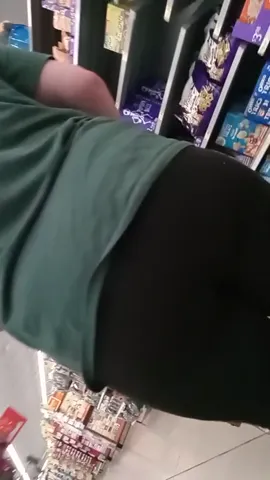 Candid mature milf thick booty Part 4