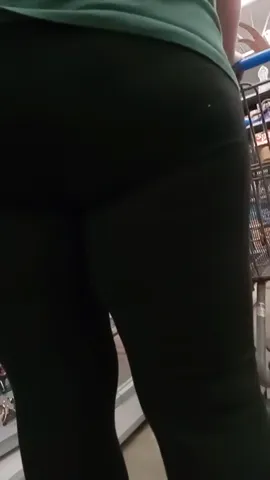 Candid mature milf thick booty Part 8