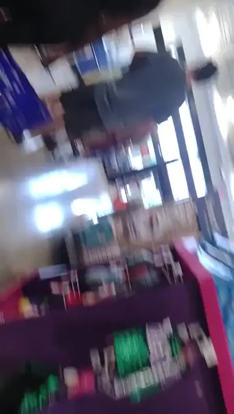 candid milfs Part 1