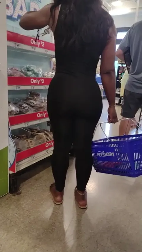 candid milfs Part 2
