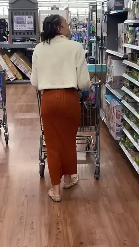 Candid mixed bitch with tight dress Part 1