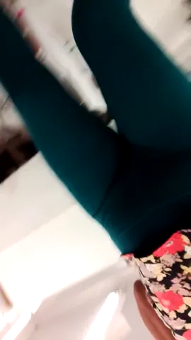 Candid nice ass in green tights Part 3