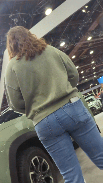 Candid Pawg Asses In Jeans GIF
