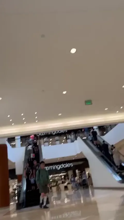 Candid Upskirt Miniskirt Cheek Peak Part 1