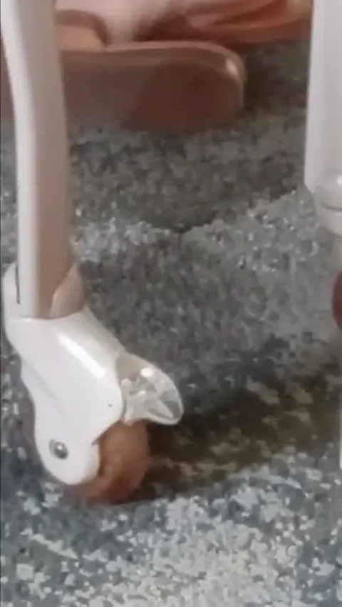 Candid video or sexy feet at meeting Part 3