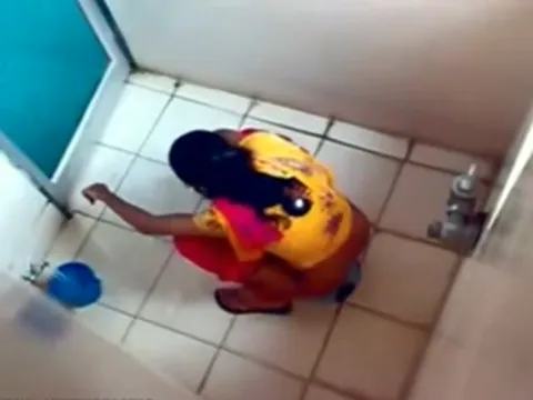 Desi pissing voyeur Part 10