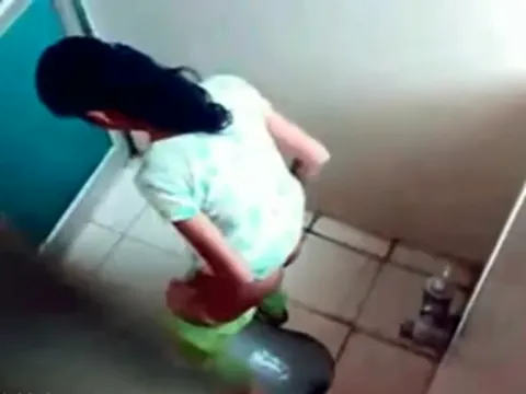 Desi pissing voyeur Part 17