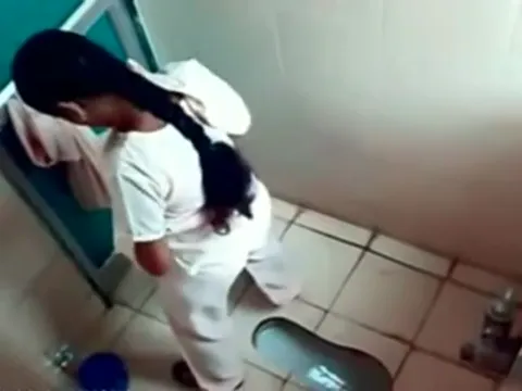 Desi pissing voyeur Part 23