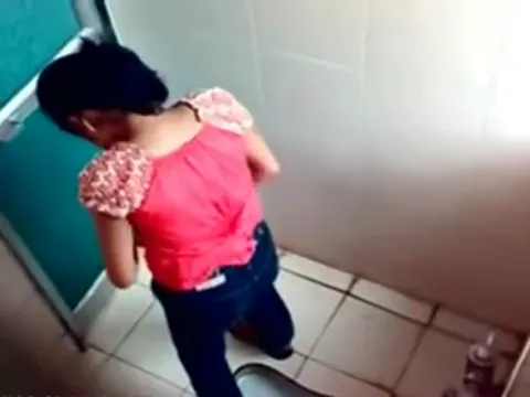 Desi pissing voyeur Part 28