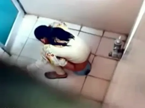 Desi pissing voyeur Part 3