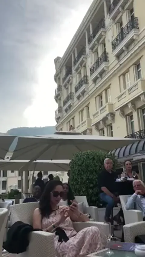 Euro Couple Fuck Like Rabbits on Public Balcony Part 1