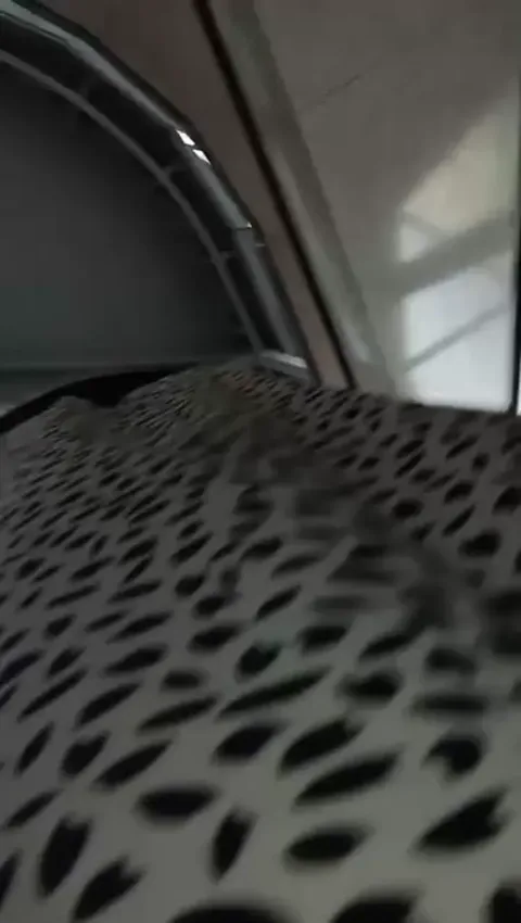 Fat ass escalator upskirt Part 1