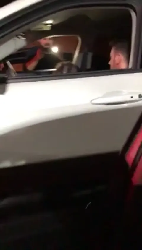 Flagra de boquete no carro em frente a catedral Part 3