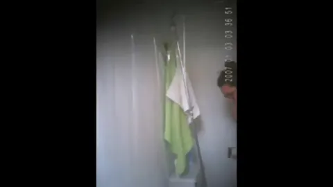 hidden cam shower cuties Part 1