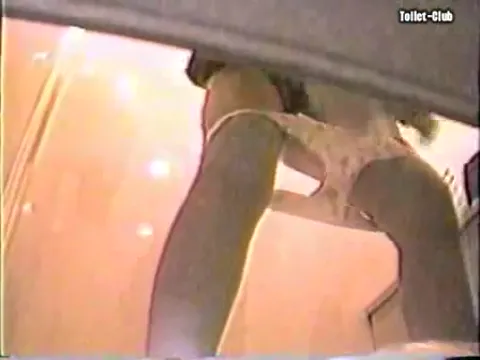 Hidden camera pissing Part 34
