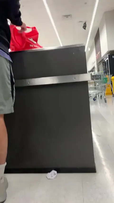 How does this slut not notice my camera?!? Part 1