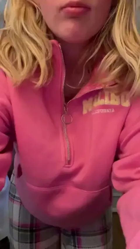 Kelsey Bingham pinching her nipples Part 1