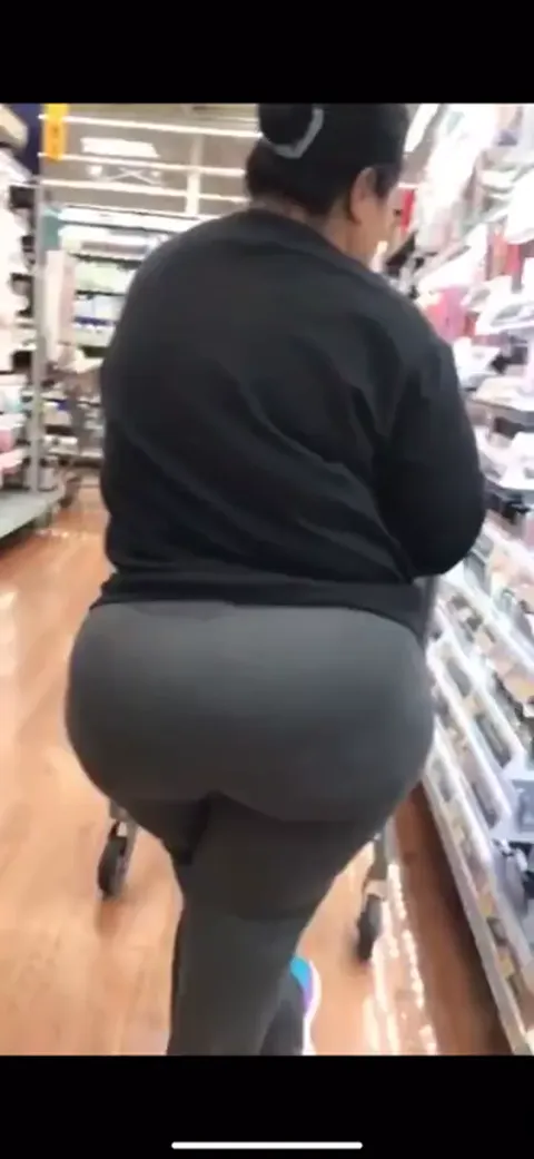 Mature Latina Wide MASSIVE DONK Part 1