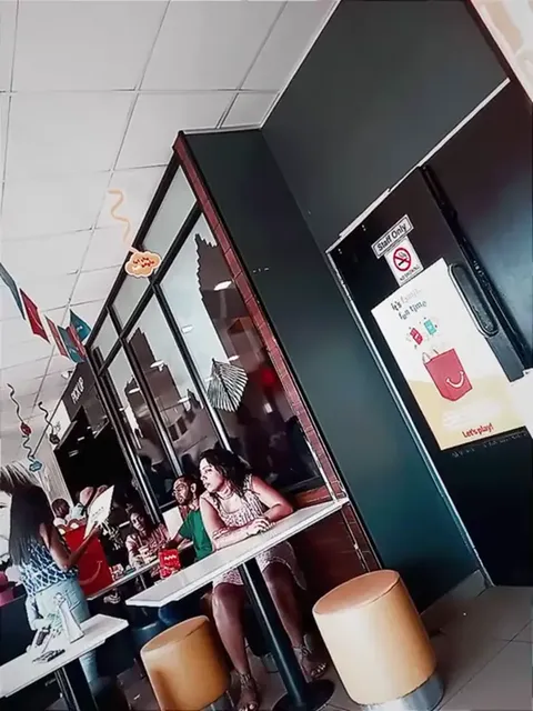 McDonald's Phoenix plaza small tight ass leggings Part 4