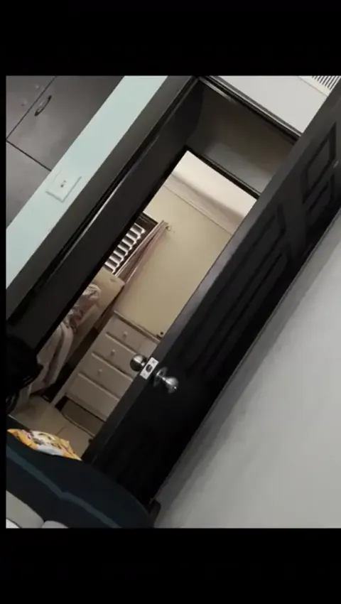 Mi Madre sale de la ducha / my Mother after a bath Part 1