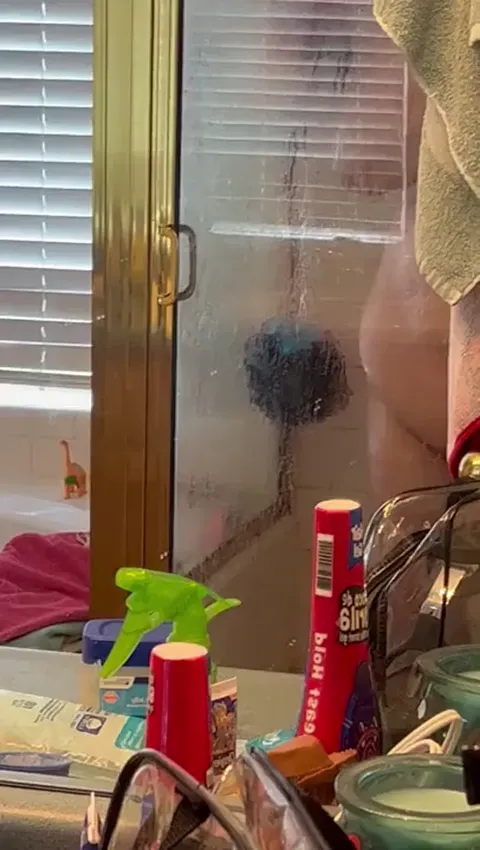 Moms fat tits and belly spied Part 1