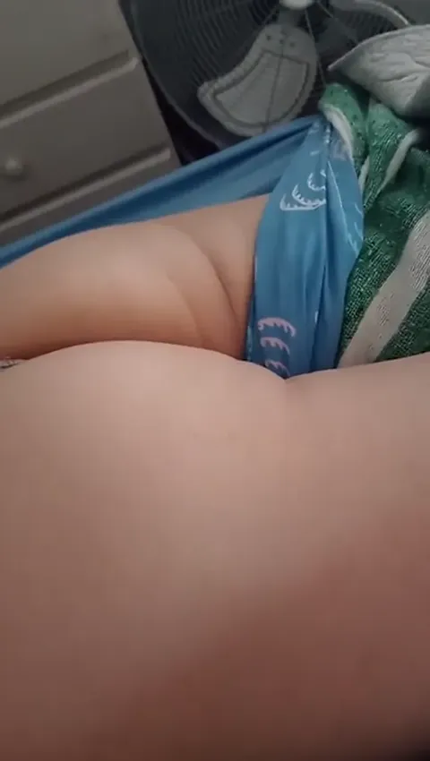 MP ass lying on my bed - Unaware sleeping bitch Part 2