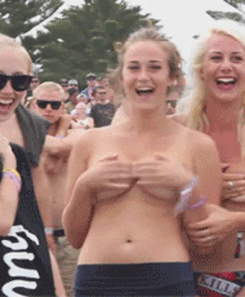 Public outdoor flasher selection