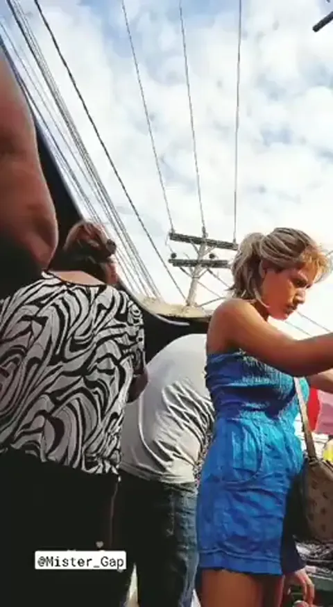 Public upskirt voyeur, very wet pussy Part 1