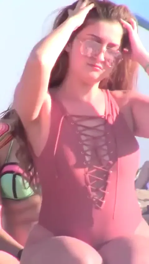 Redhead beacher is arching it Part 3