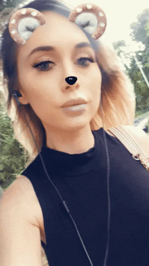 Sexy candid cum teen girl public