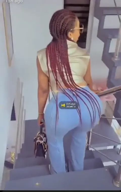 Sexy ebony side boob and fat ass Part 2