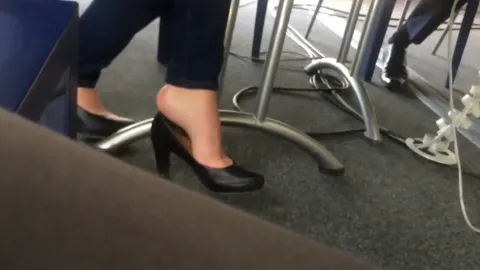 Shoesplay, high heels pumps in meeting Part 8