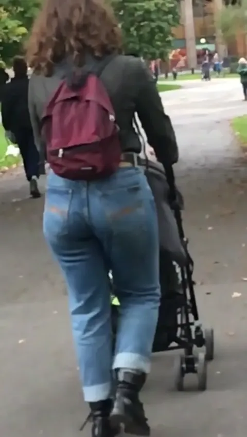 Super hot mom ass walk Part 2