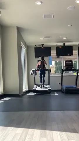 Teen Candid gym ass voyeur Part 1