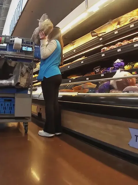 teens nd milfs CANDIDS Part 3