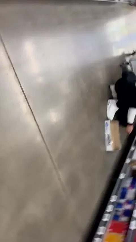 Thick Latina worker Part 1