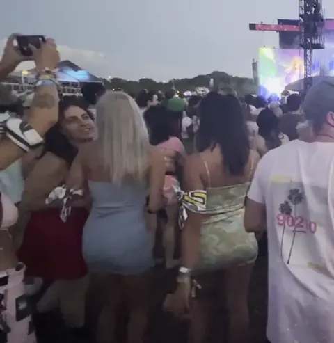 Tight Dress Teens Shaking Ass at Metallica concert Part 1
