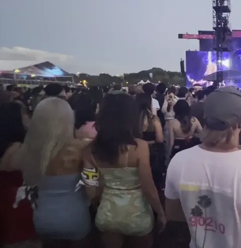 Tight Dress Teens Shaking Ass at Metallica concert Part 2