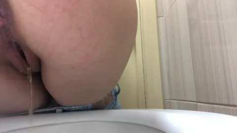 Toilet voyeur #2 Part 4